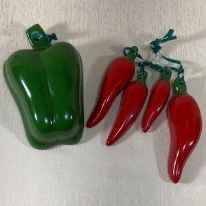 Vintage Green and Red Ceramic Pepper Wall Decor 1/2 Cup & 1/4 tsp to tablespoon